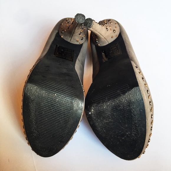 🚫 NFS 🚫 Breckelles Studded Suede Heels 😻 - Picture 3 of 4