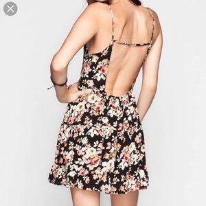Tillys short flowy dress-open back