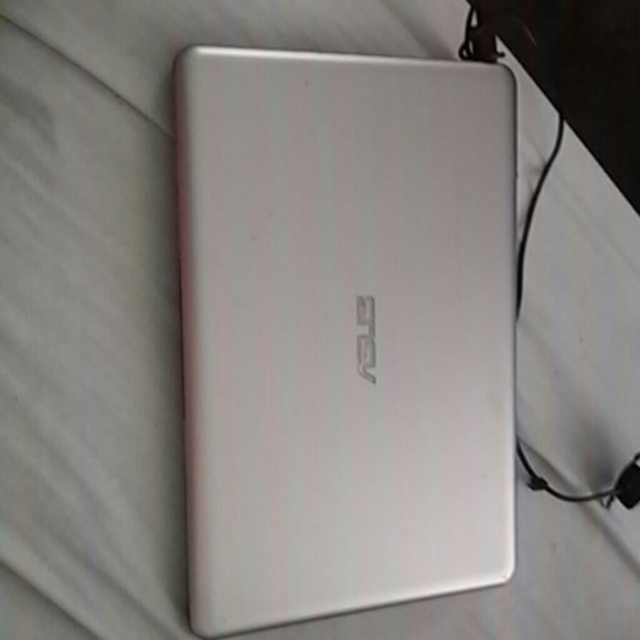 ISUS Laptop