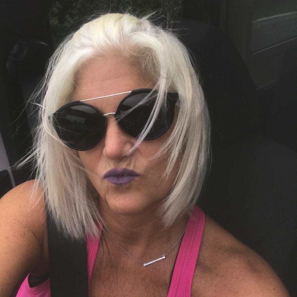 Meet your Posher, Debbie