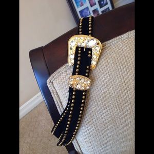 Unique belt! 💛
