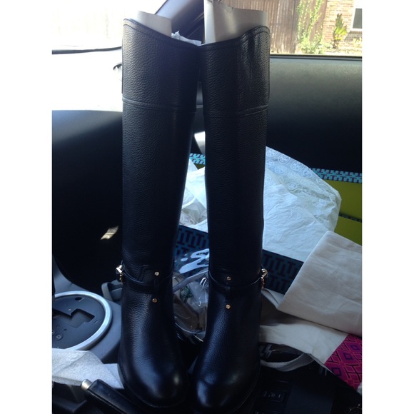 *Sold* Tory Burch riding boots - Picture 4 of 4