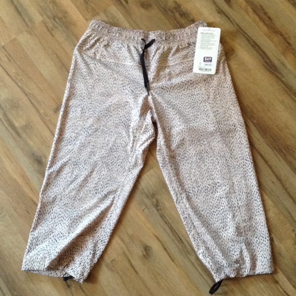 Lululemon step lively crop