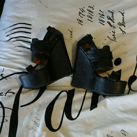 Cute black wedge shoes