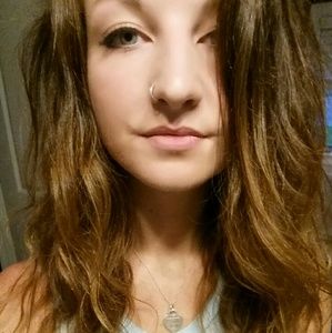 Meet your Posher, Ella