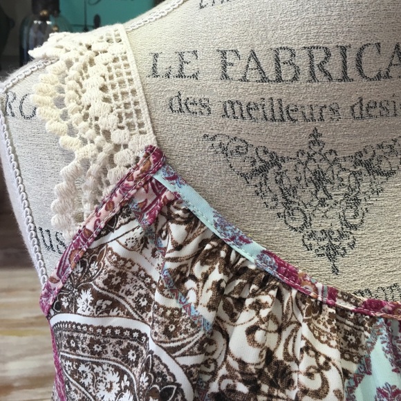 NWOT "Cherry Blossoms" boho crop top - Picture 2 of 3