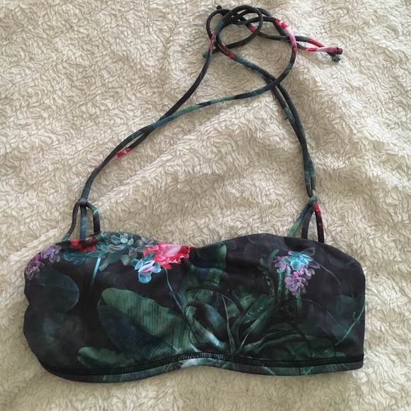 Lululemon bathing suit top