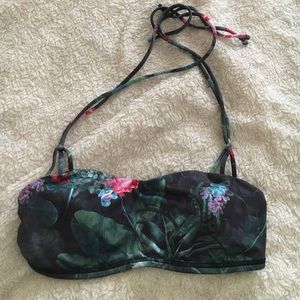Lululemon bathing suit top