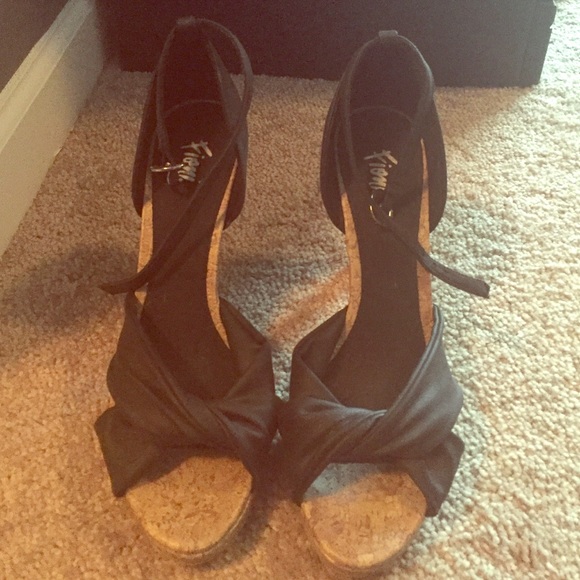 Bow tie Black Heels