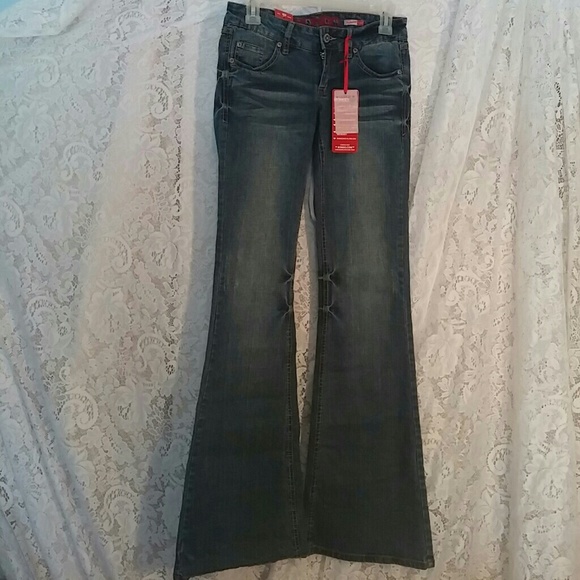 New Jeans. Flare leg. Brand: Bongo