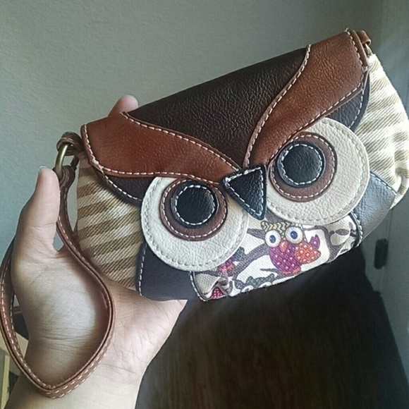 Adorable owl wristlet/clutch