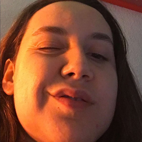 Meet your Posher, Hanna - Picture 1 of 1