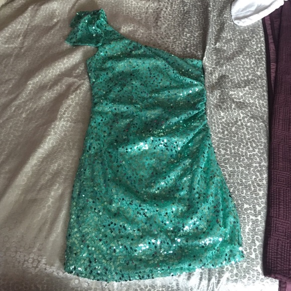 One shoulder Windsor dress