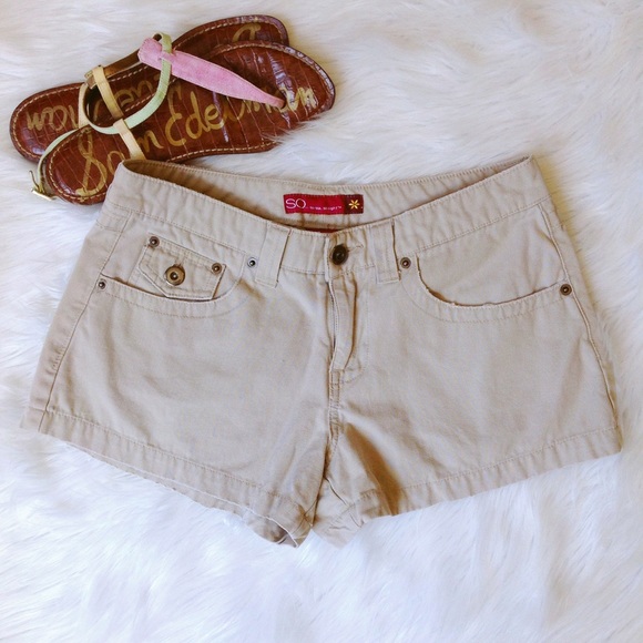 ❤️NWOT❤️Tan 5 Pocket Jean Shorts - Picture 1 of 4