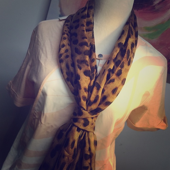 new 100% pure silk leopard scarf！！ - Picture 1 of 3