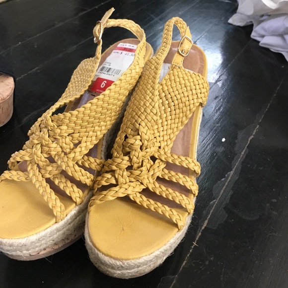 Yellow wedges