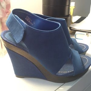 Bucco Blue Wedges- NWOT