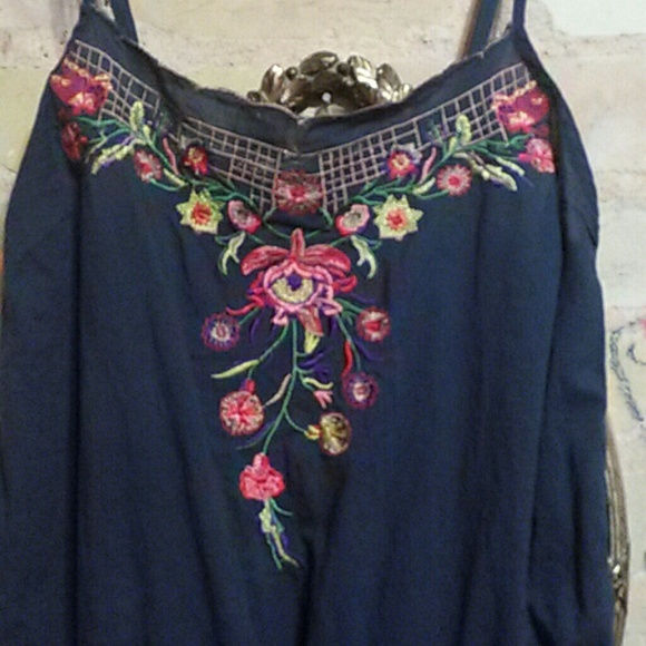 TRADED Embroidered floral romper - Picture 2 of 2