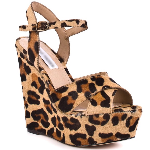 💙Adorable animal print wedge