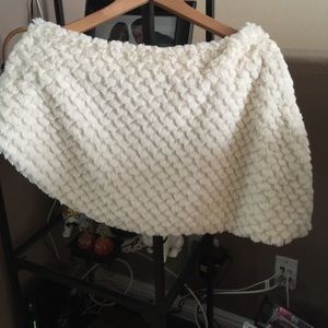 Shawl white