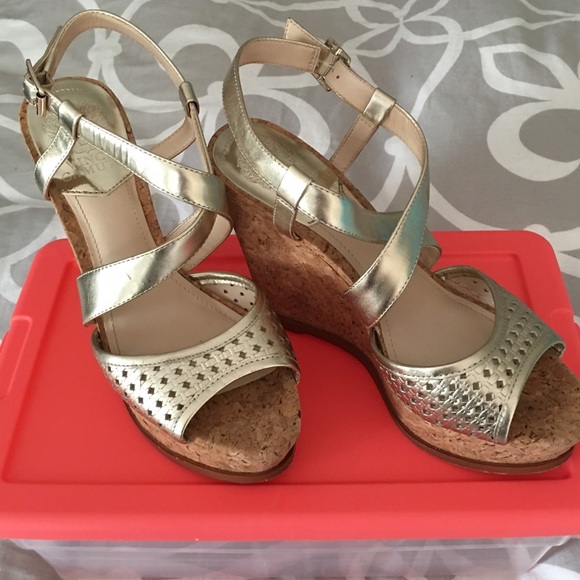 Vince Camuto Gold Wedges - Picture 1 of 4