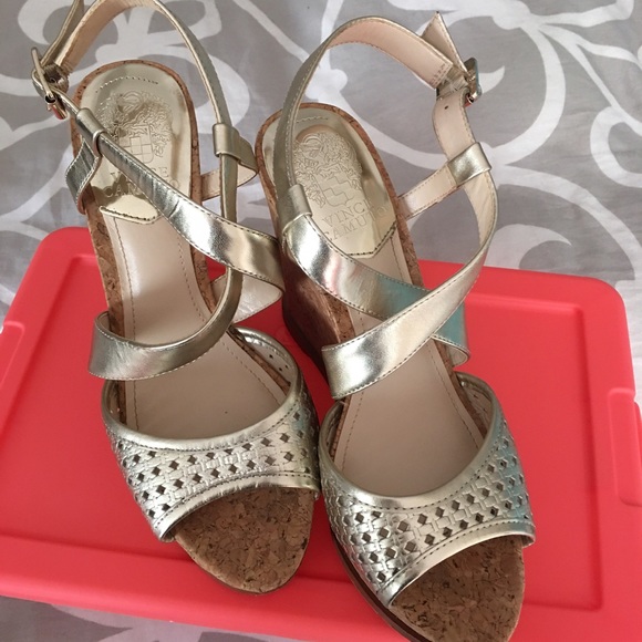 Vince Camuto Gold Wedges - Picture 2 of 4