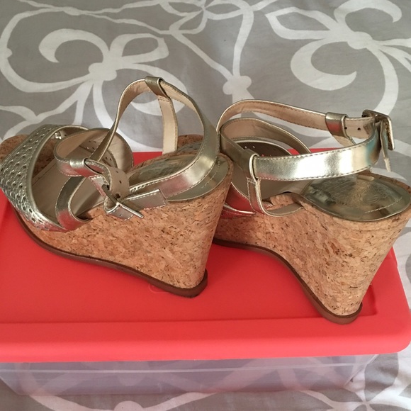 Vince Camuto Gold Wedges - Picture 3 of 4