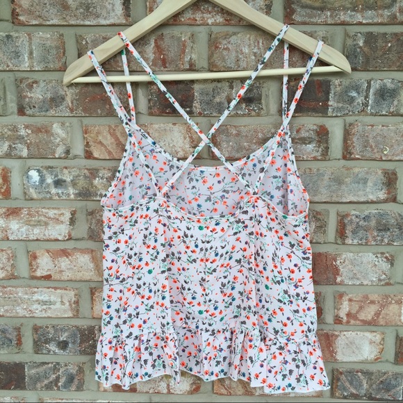 Floral Strappy Tank - Picture 3 of 3