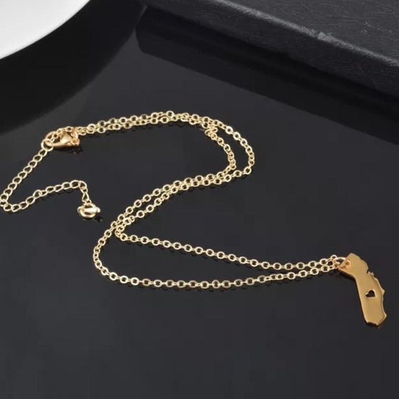 🌹LASTCHANCE🌹California Heart Necklace - Picture 4 of 4