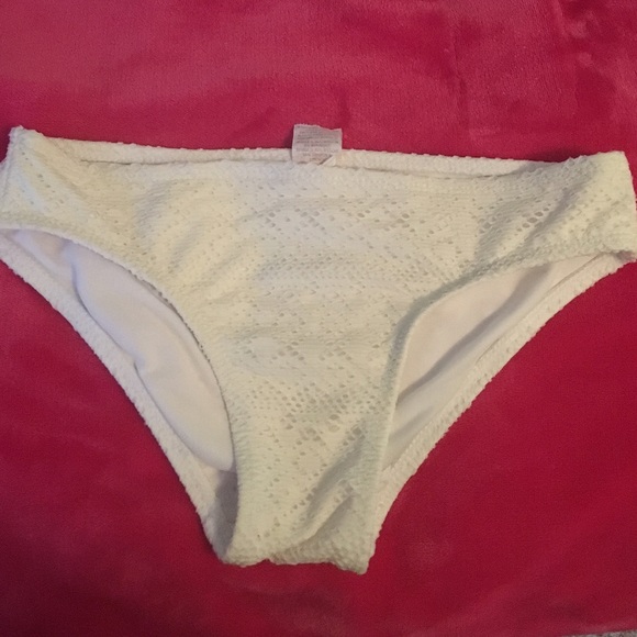 White bathing suit bottoms in great condition!