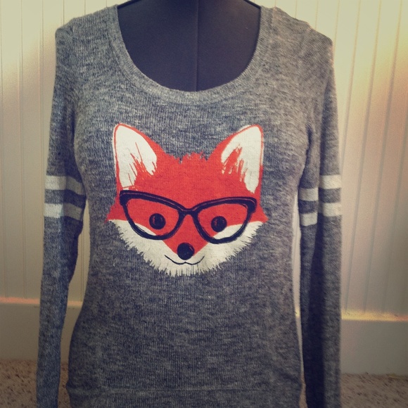 Adorable long sleeved Bethany Mota shirt