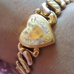 Gold heart bracelet
