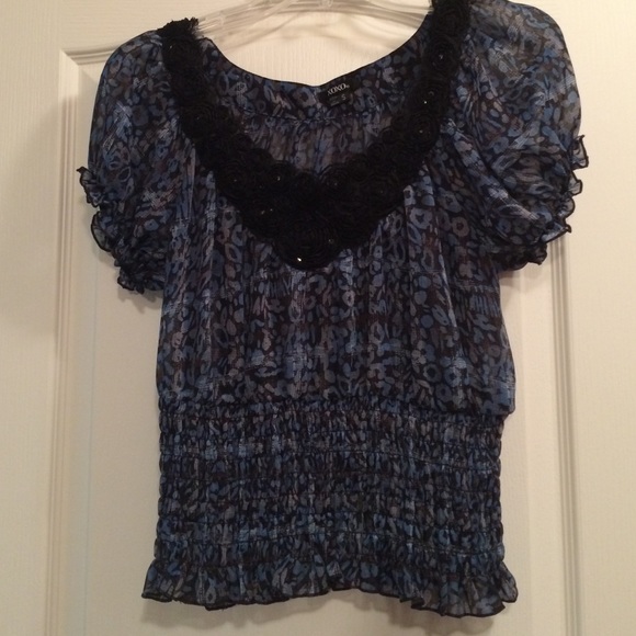 Black/ blue short sleeve blouse