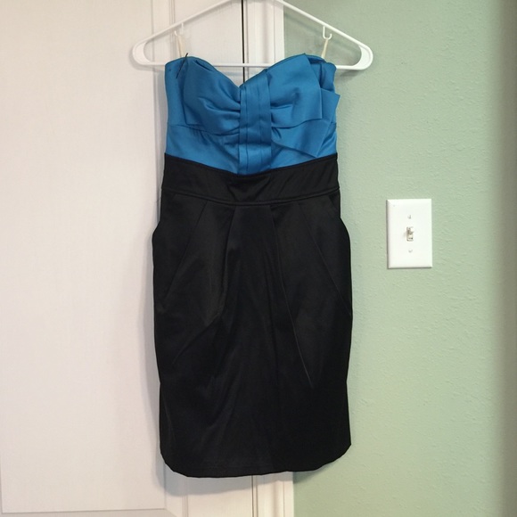 Cute special event dress size S WITH POCKETS!!!!