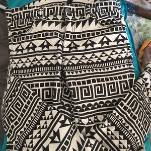 *MOVING SALE* Aztec patterned skinny jeans!