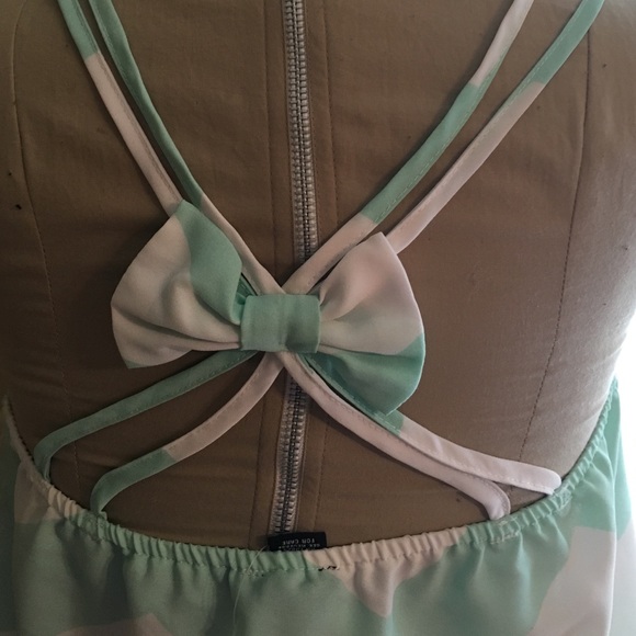 Blue striped bow in back tank top💙 - Picture 4 of 4