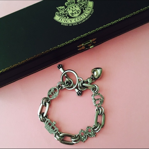 💖👑Juicy Couture Charm Bracelet - Picture 2 of 3