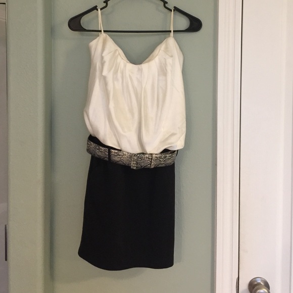 Black/white Mini dress with pockets