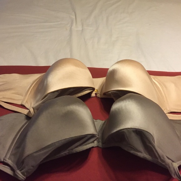 2 barely worn cacique bras size 38G