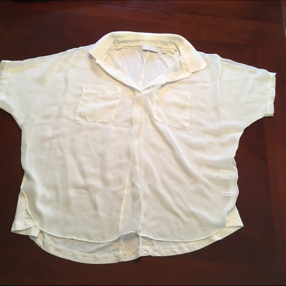 Sheer short sleeve blouse - Picture 2 of 3