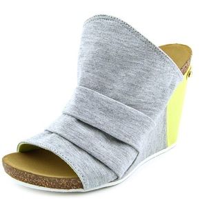 Neon yellow/green Slip on wedges