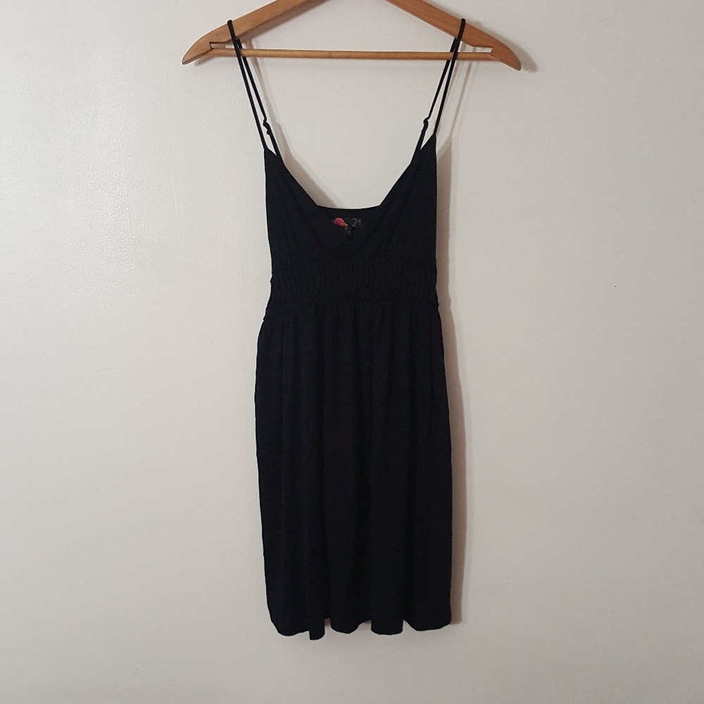 |nwt|・forever 21 little black dress・