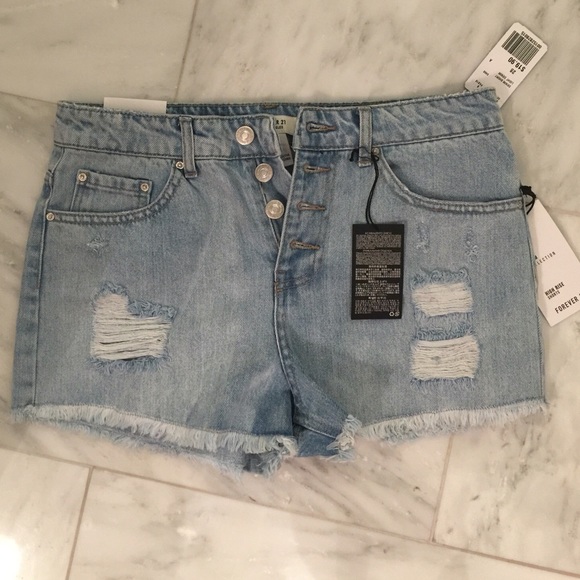Forever 21 Pants - ⚡️FLASH SALE NWT Forever 21 Denim Shorts Jeans 28