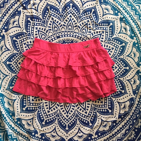 Hollister pink tiered skirt Medium