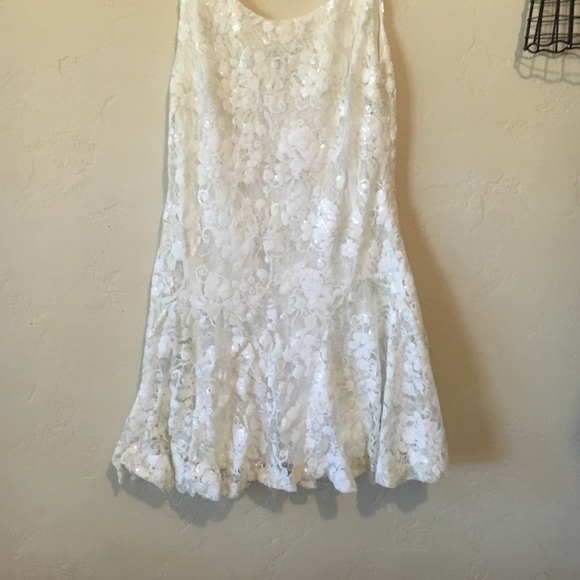 White dress with white sequin. Forever 21. Mini - Picture 4 of 4