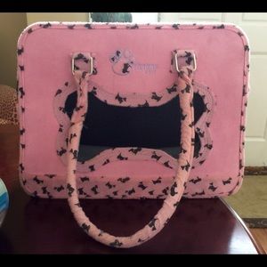 Adorable pink dog carrier! 🎀🐶
