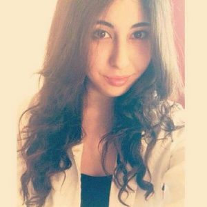 Meet your Posher, Paola