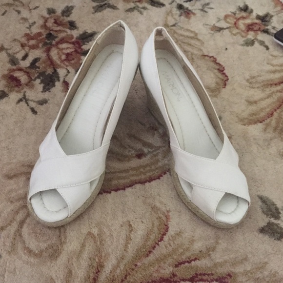Never worn white wedges