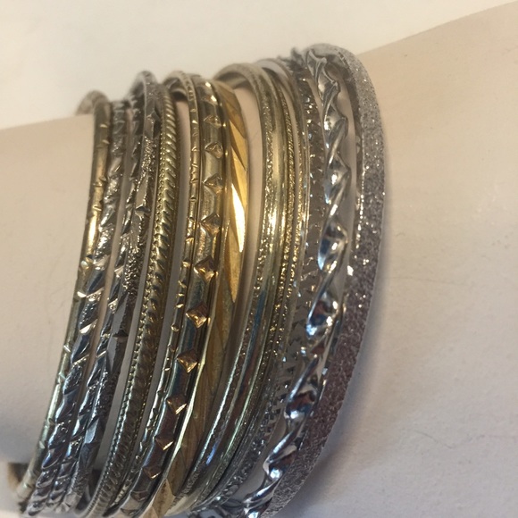 ✨5/$10✨ Set of 13 bracelets