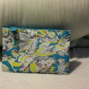 Ispy cosmetic bag
